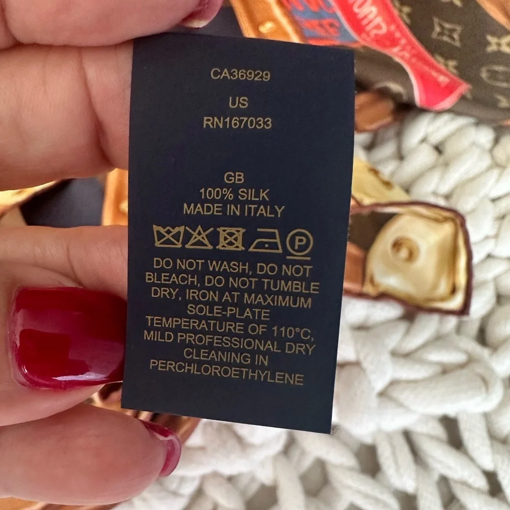 🎄Louis Vuitton flight ✈️ mode scarves sold out everywhere limited edition new - Picture 8 of 11